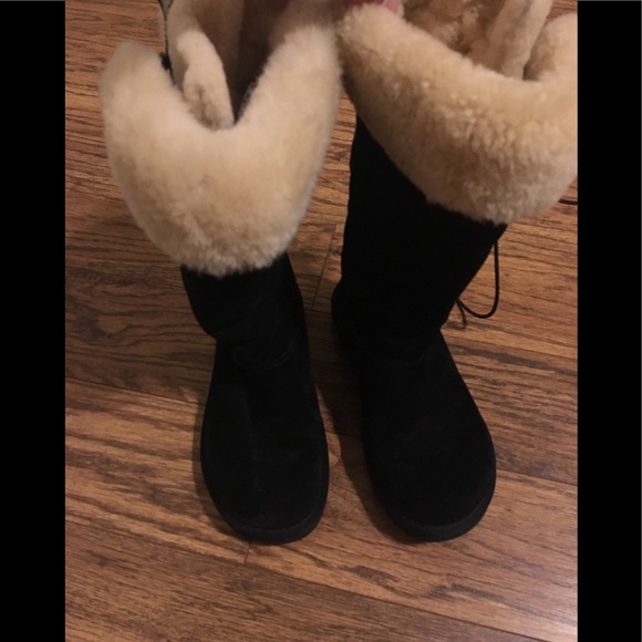⚪️ UGG’s!!!!  Black Suede with Fur ⚪️ - Picture 2 of 8